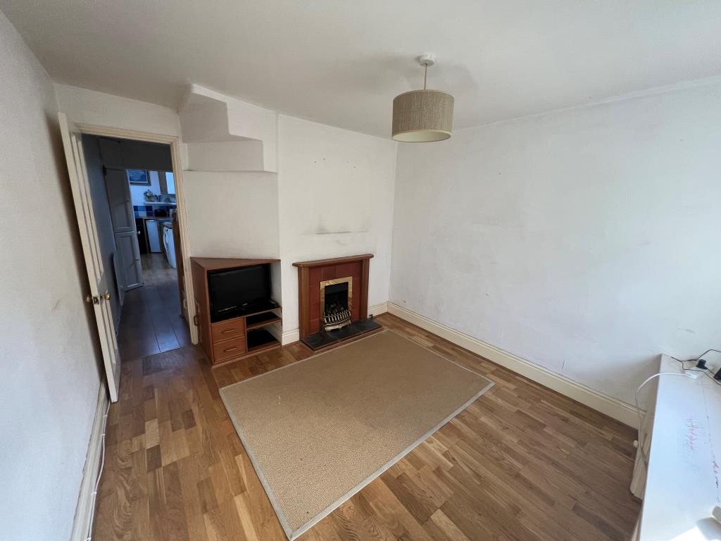 Lot: 46 - HOUSE IN CENTRAL COWES -